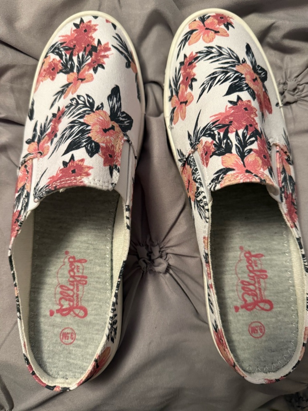 Jellypop slip ons size 9.5M comfort fit in floral